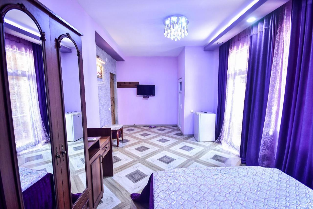 Hotel Pharnavaz Batumi Esterno foto